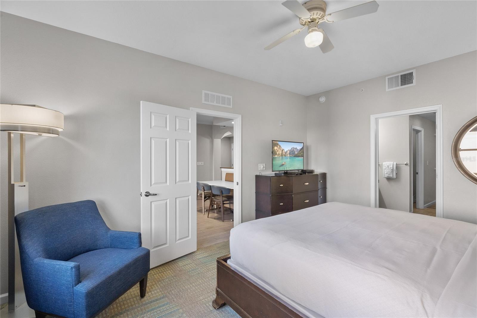 GROVE RESIDENCE & SPA HOTEL CONDO 1 - Residential