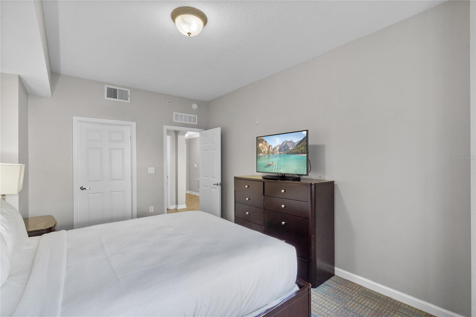 GROVE RESIDENCE & SPA HOTEL CONDO 1 - Residential