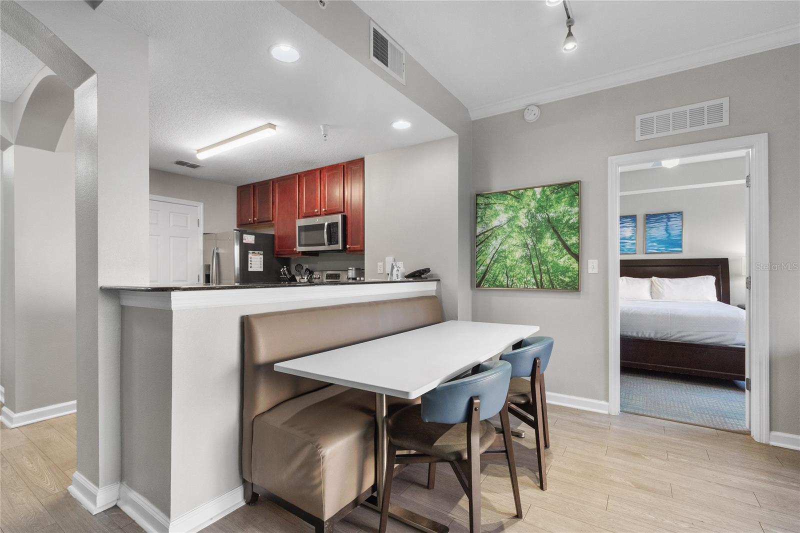 GROVE RESIDENCE & SPA HOTEL CONDO 1 - Residential