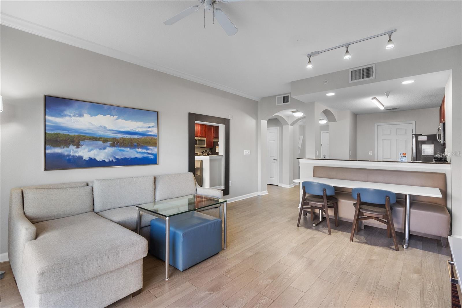 GROVE RESIDENCE & SPA HOTEL CONDO 1 - Residential