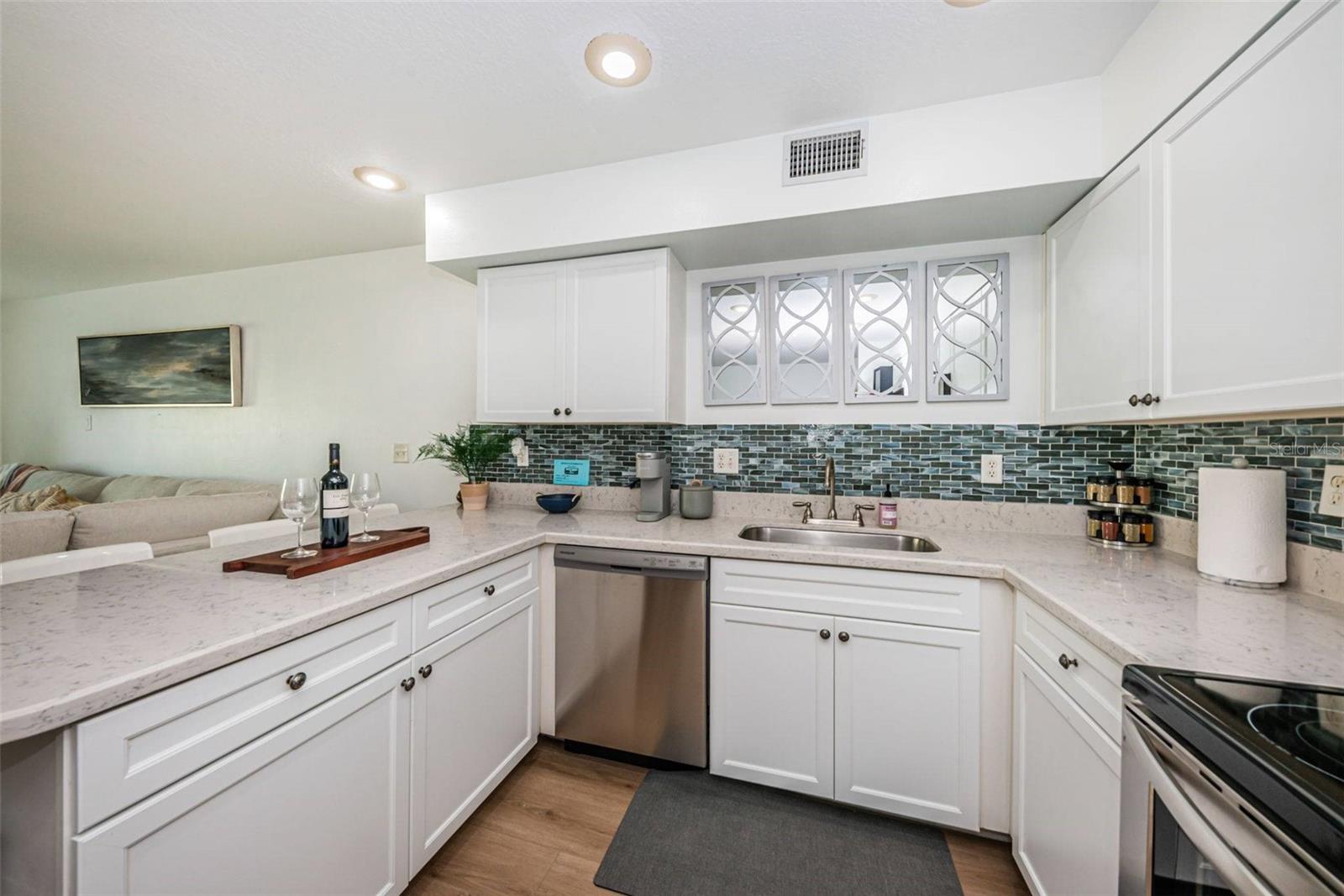 BEACHSIDE VILLAS OF INDIAN ROCKS BEACH - Residential