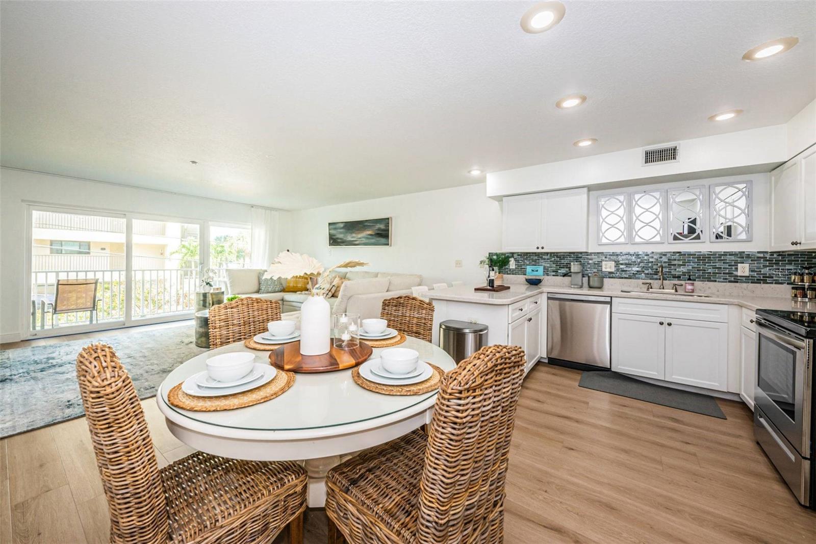 BEACHSIDE VILLAS OF INDIAN ROCKS BEACH - Residential