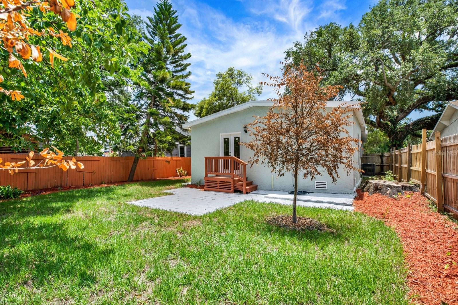 112 E EMILY STREET