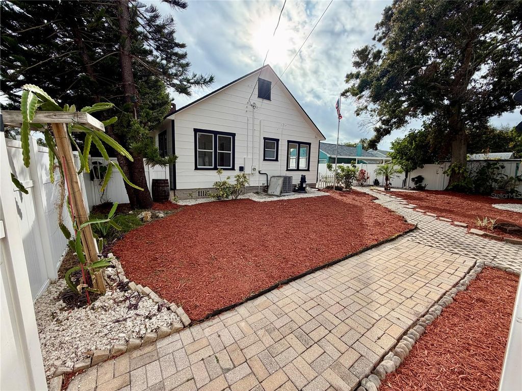 Photo of 2401 8th Avenue N, St Petersburg, FL 33713 (MLS # TB8457491)