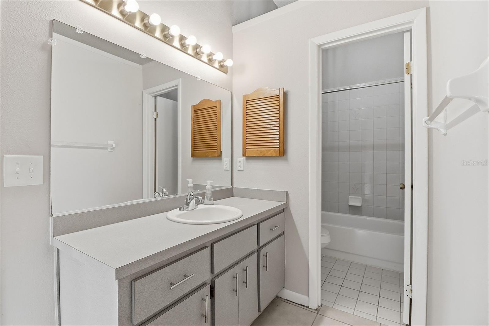 SILVER SPGS SHORES UN 21 - Residential