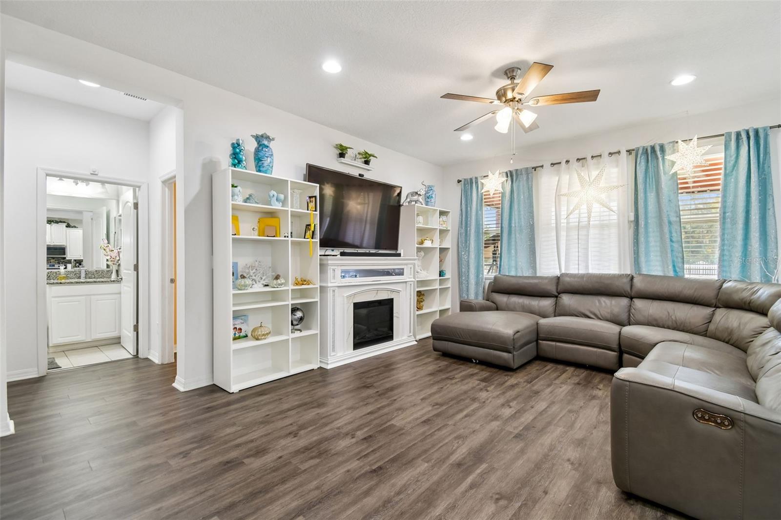 CARRIAGE POINTE SOUTH PH 2D2 - Residential