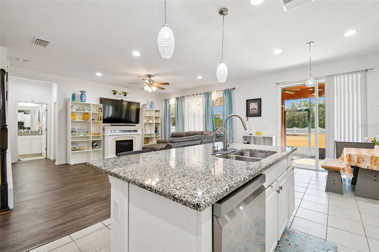 CARRIAGE POINTE SOUTH PH 2D2 - Residential