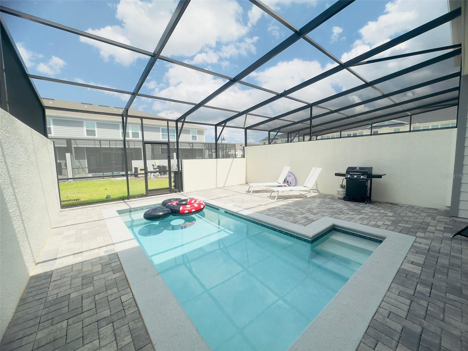 WINDSOR CAY - Residential