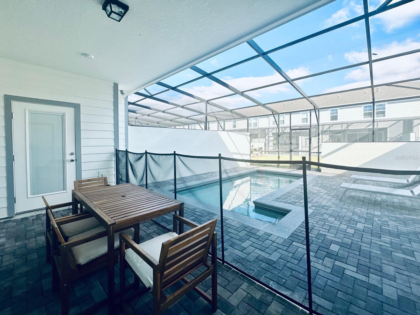 WINDSOR CAY - Residential