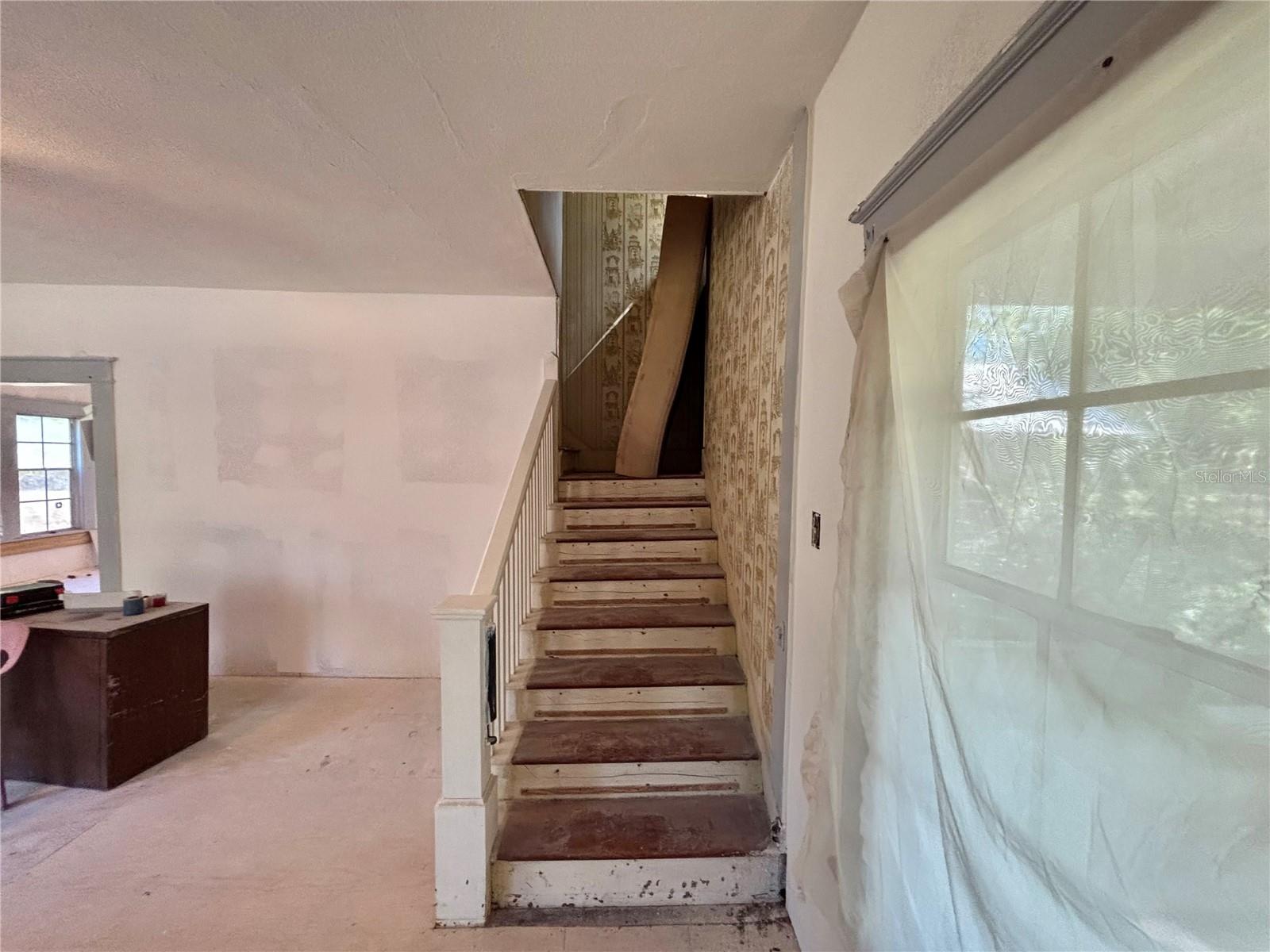 HOME TERRACE - Residential