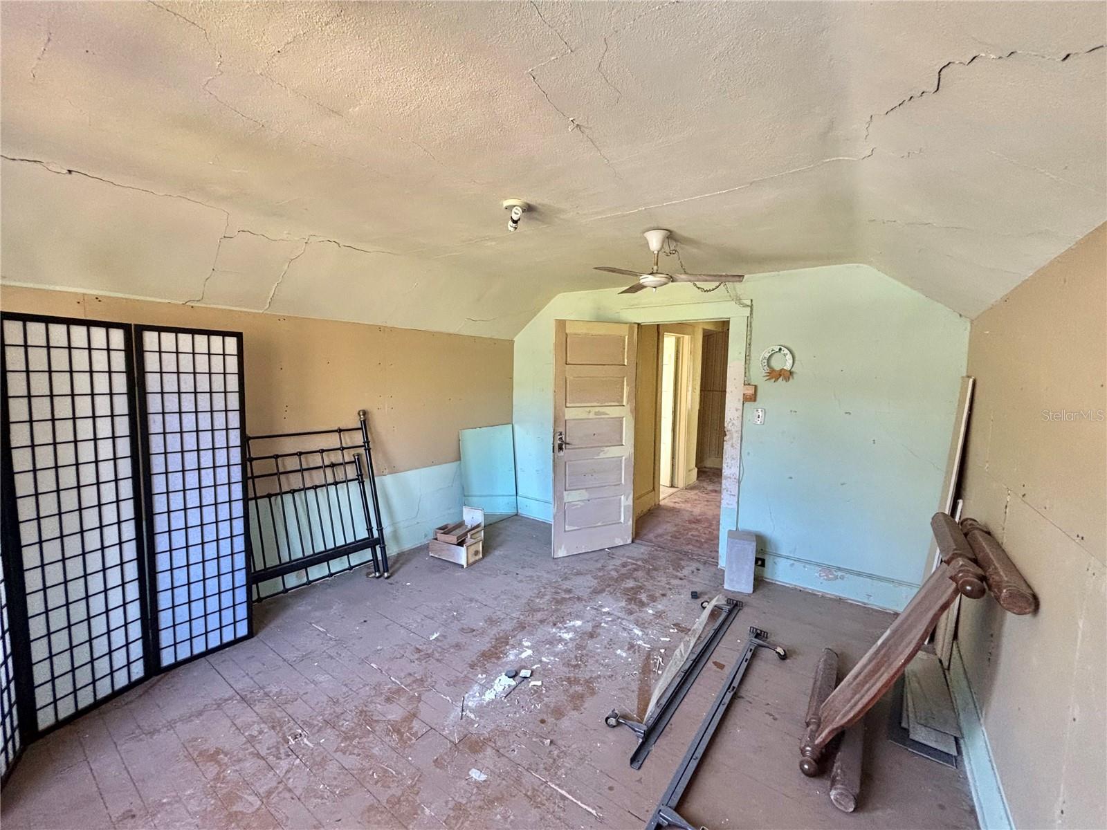 HOME TERRACE - Residential