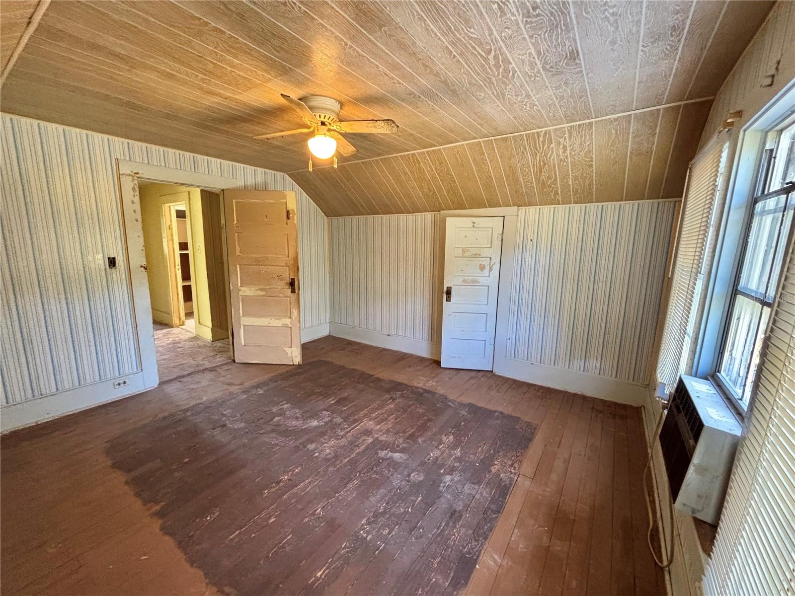 HOME TERRACE - Residential