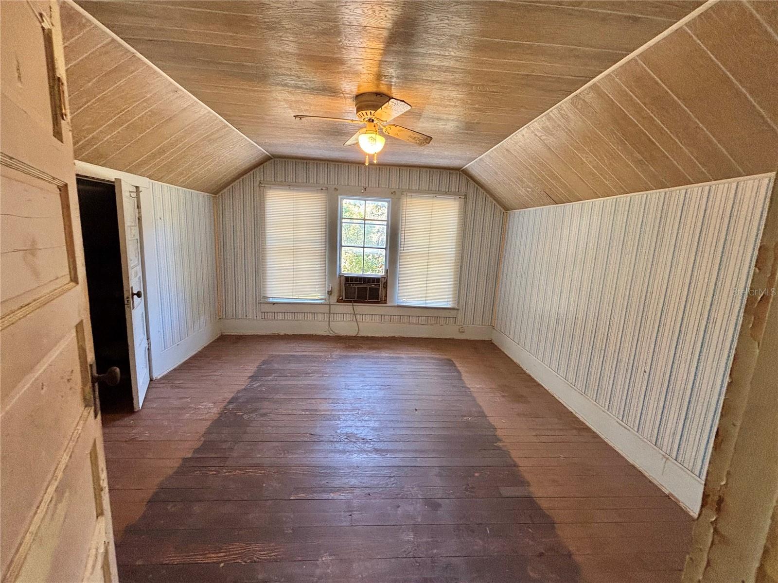 HOME TERRACE - Residential