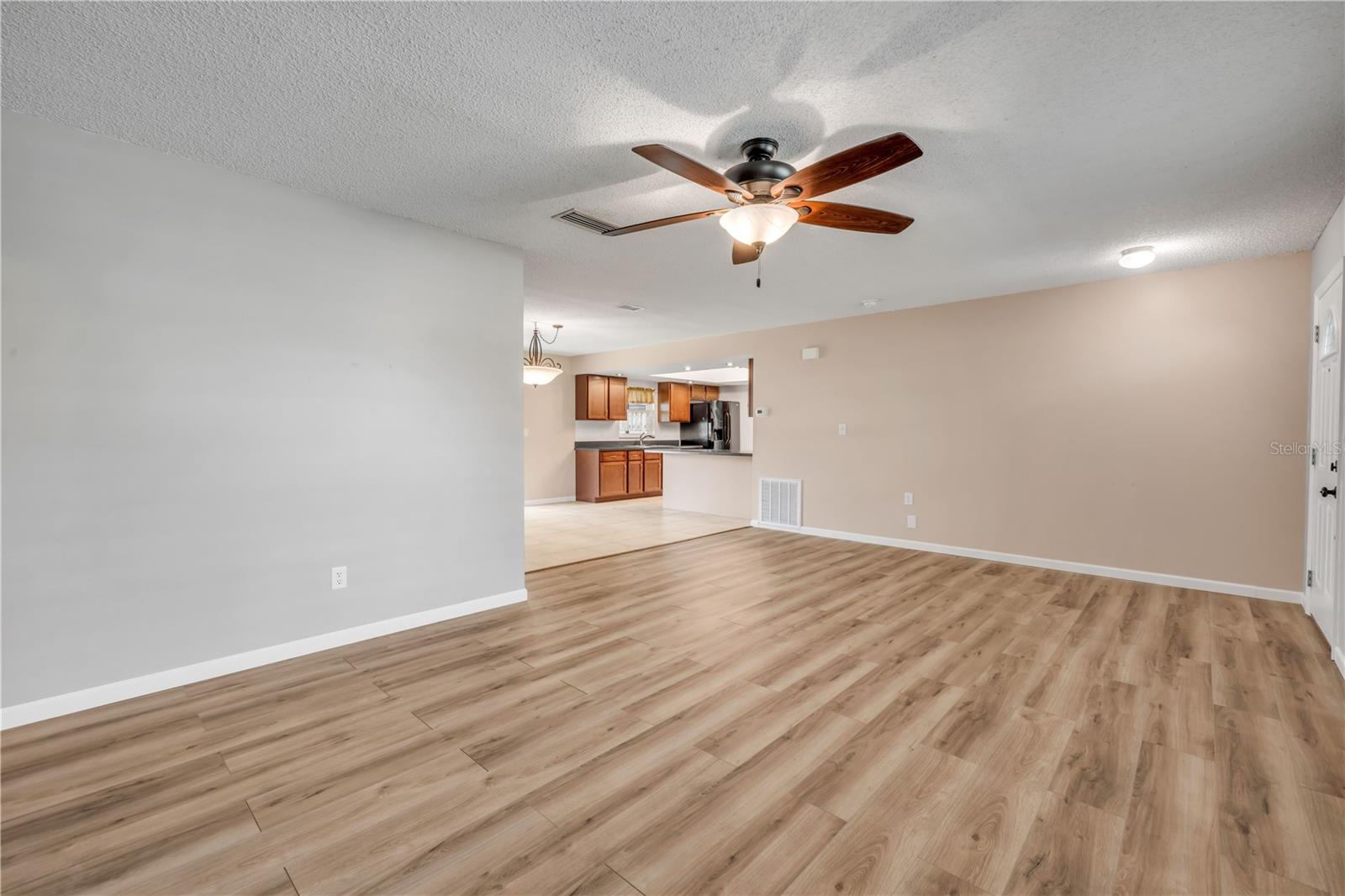 WILLOW RUN UNIT 03 - Residential
