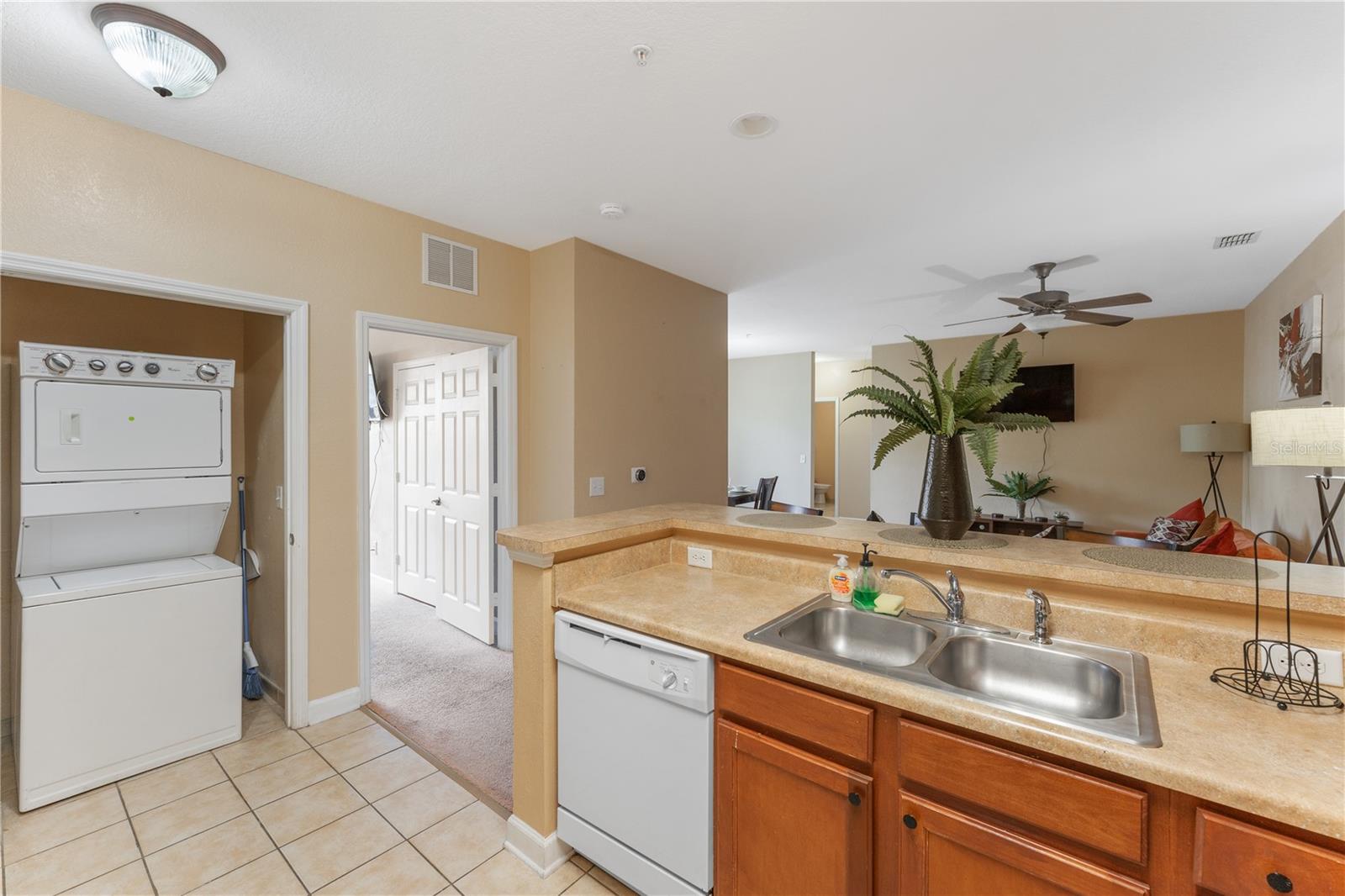 VILLAS AT SECRET LAKE CONDO - Residential