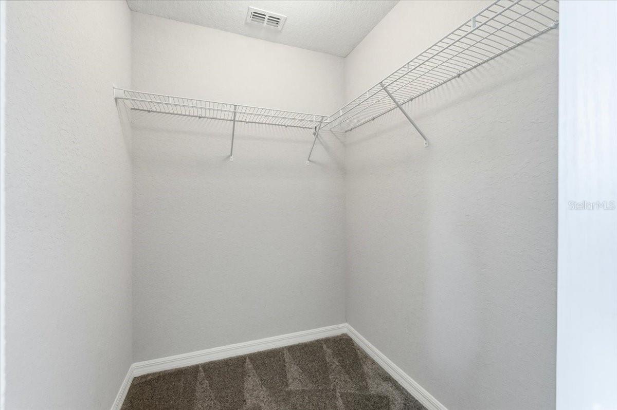 HOLLAND PARK PLACE - Residential