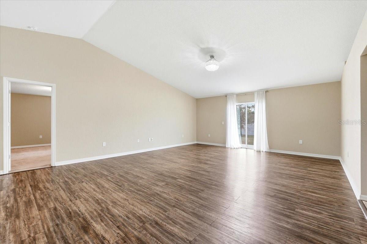 HOLLAND PARK PLACE - Residential