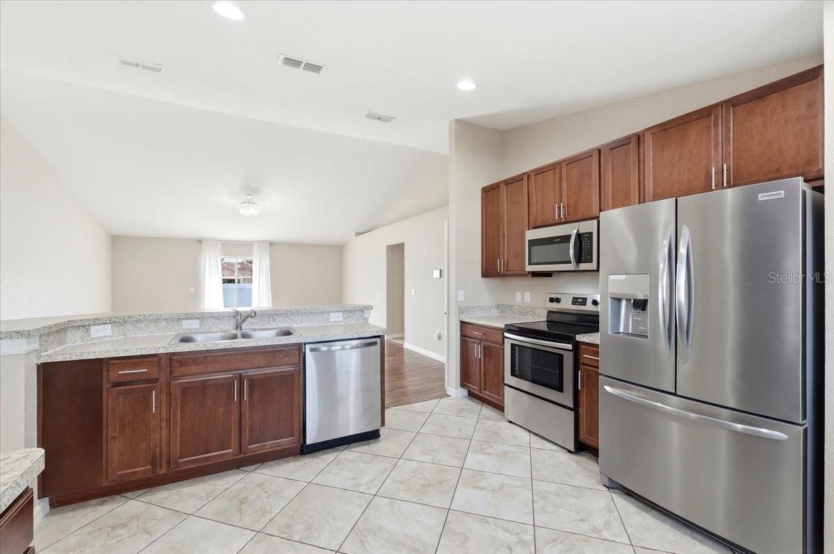 HOLLAND PARK PLACE - Residential