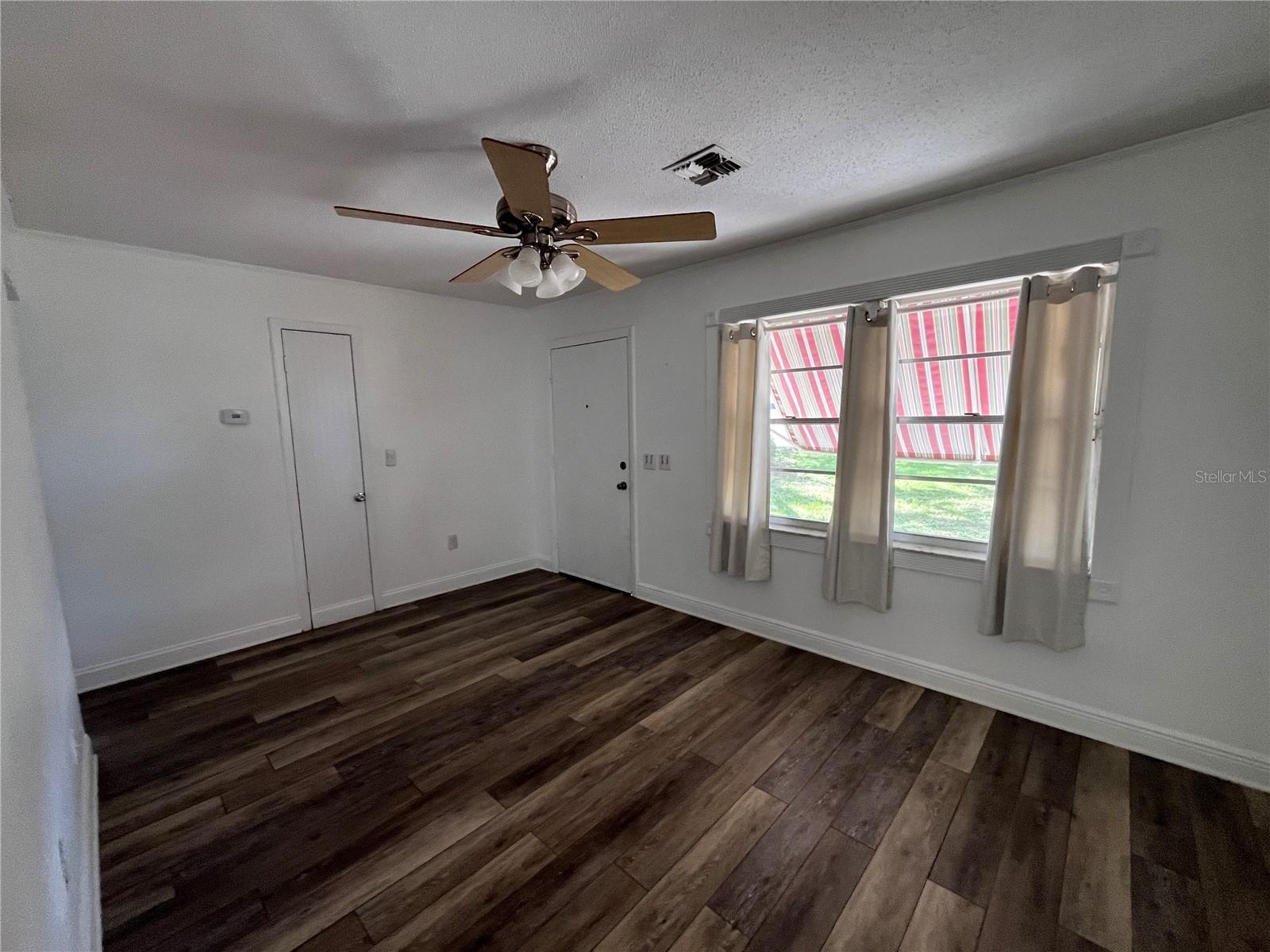 EASTWOOD PARK SUB - Residential Lease