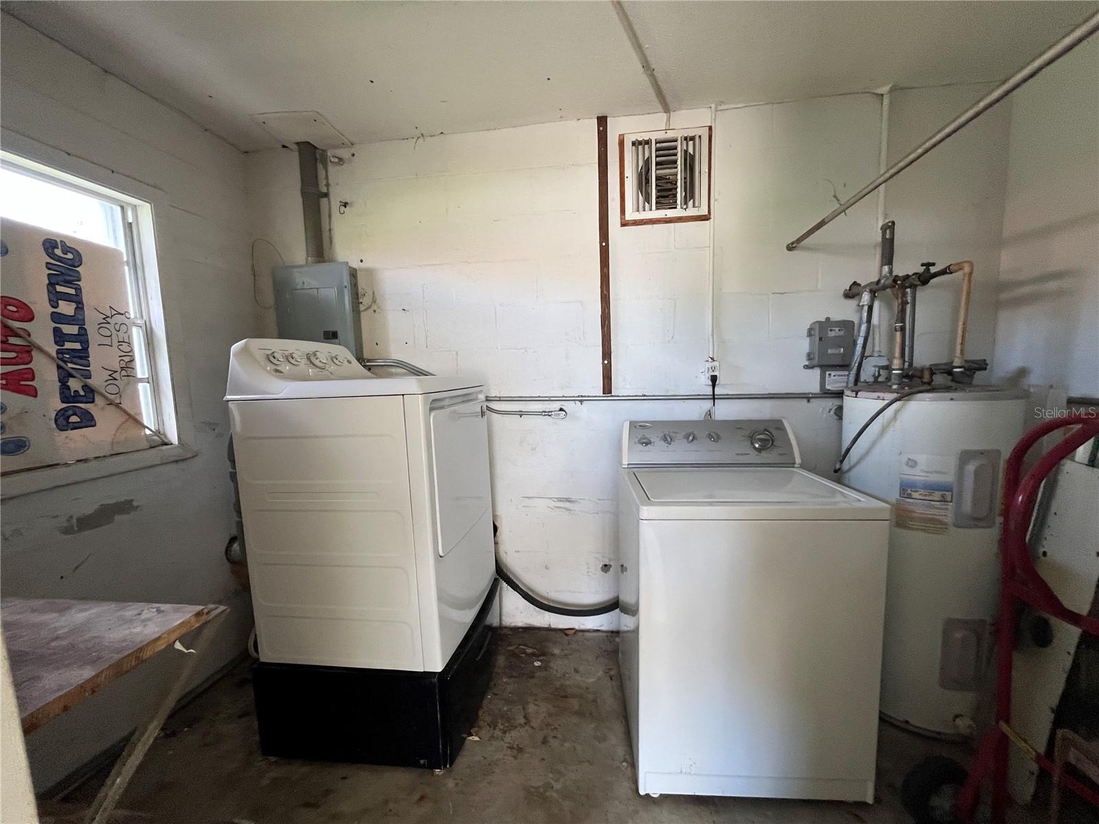 EASTWOOD PARK SUB - Residential Lease