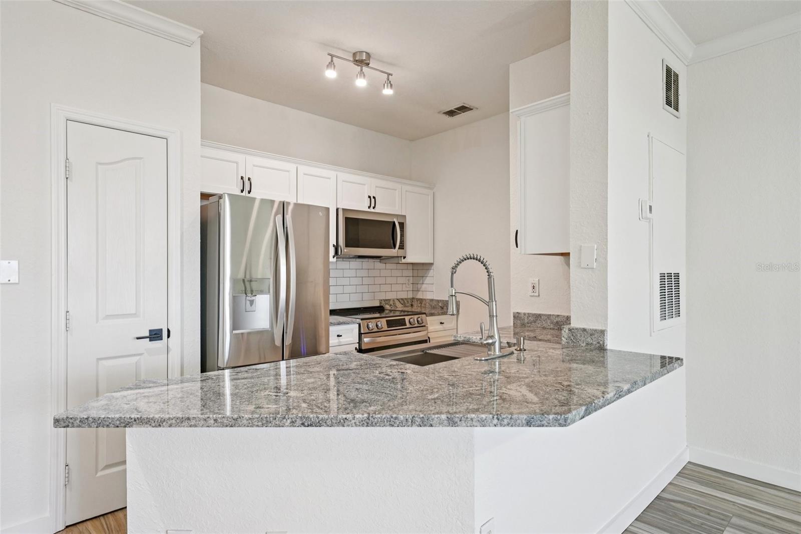 CULBREATH KEY BAYSIDE CONDOMIN - Residential