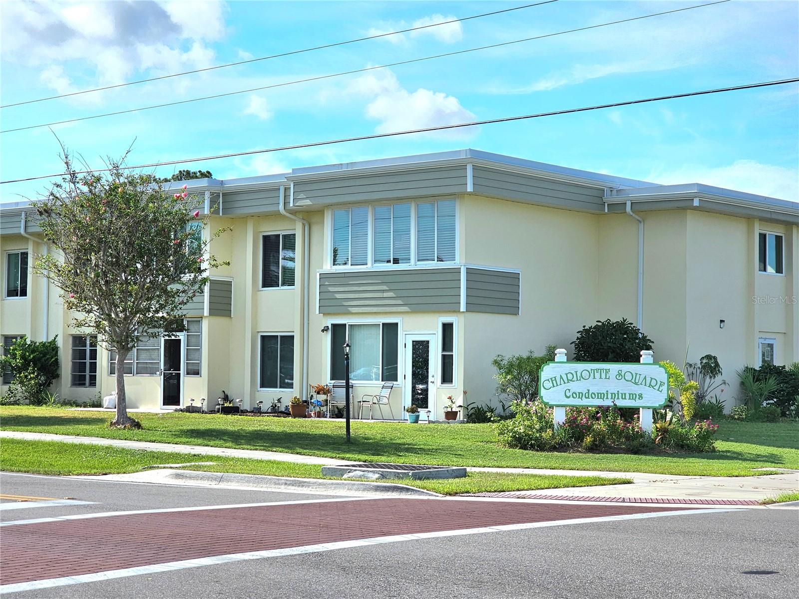 OXFORD HOUSE/PORT CHARLOTTE - Residential