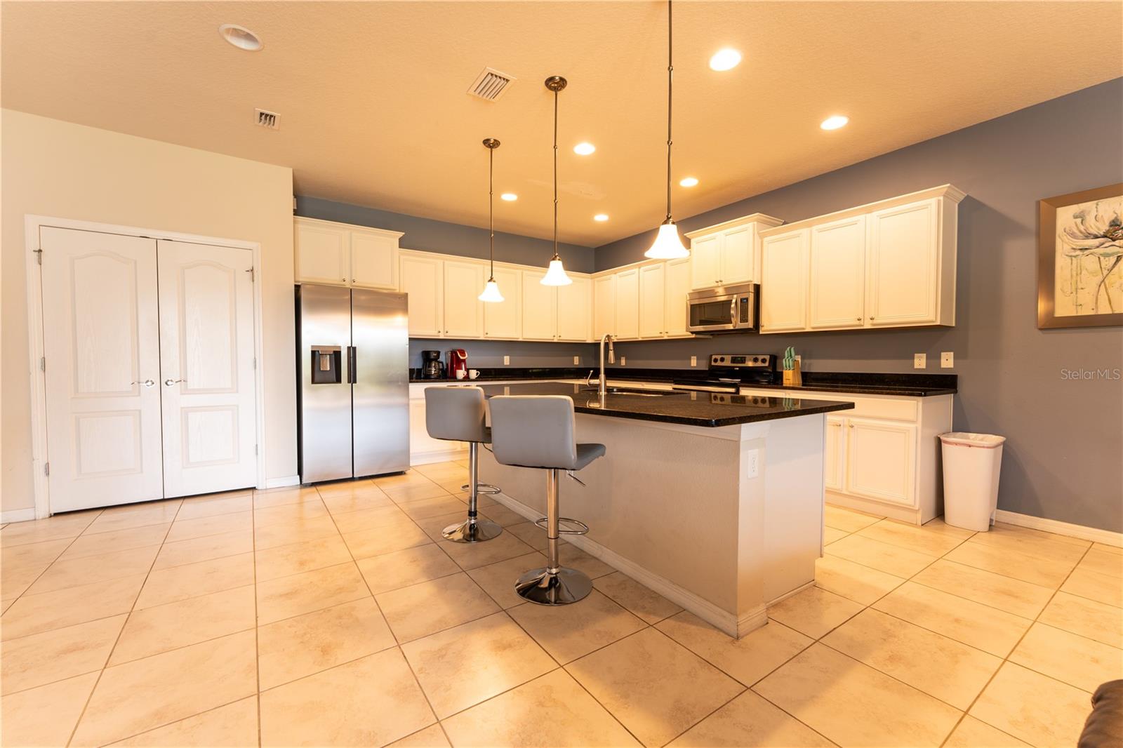 WINDSOR AT WESTSIDE - Residential