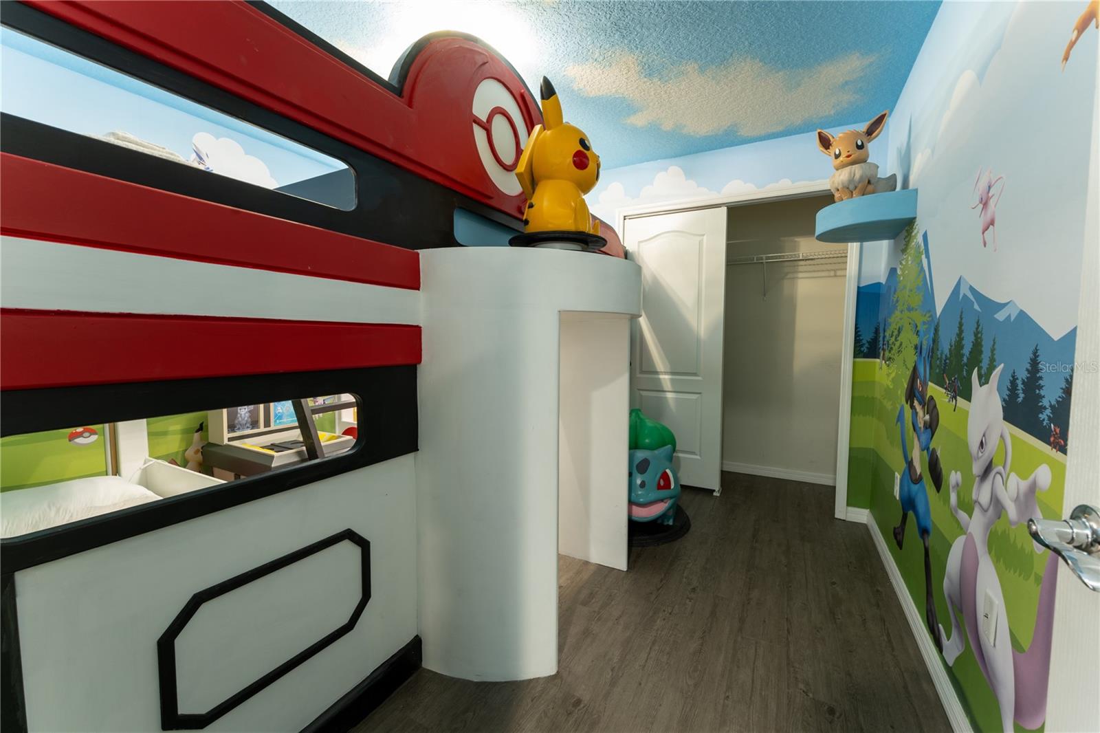 WINDSOR AT WESTSIDE - Residential