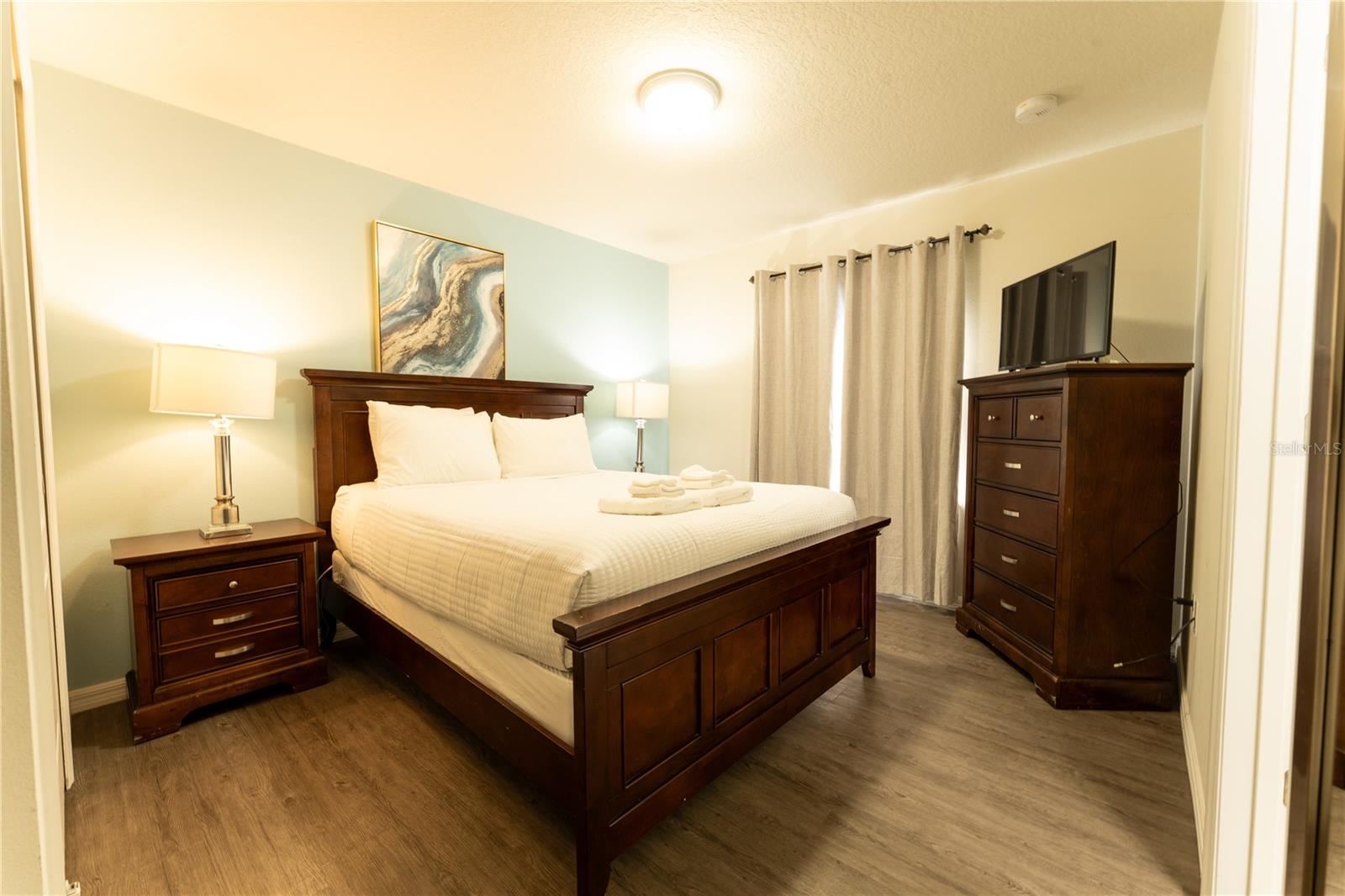 WINDSOR AT WESTSIDE - Residential