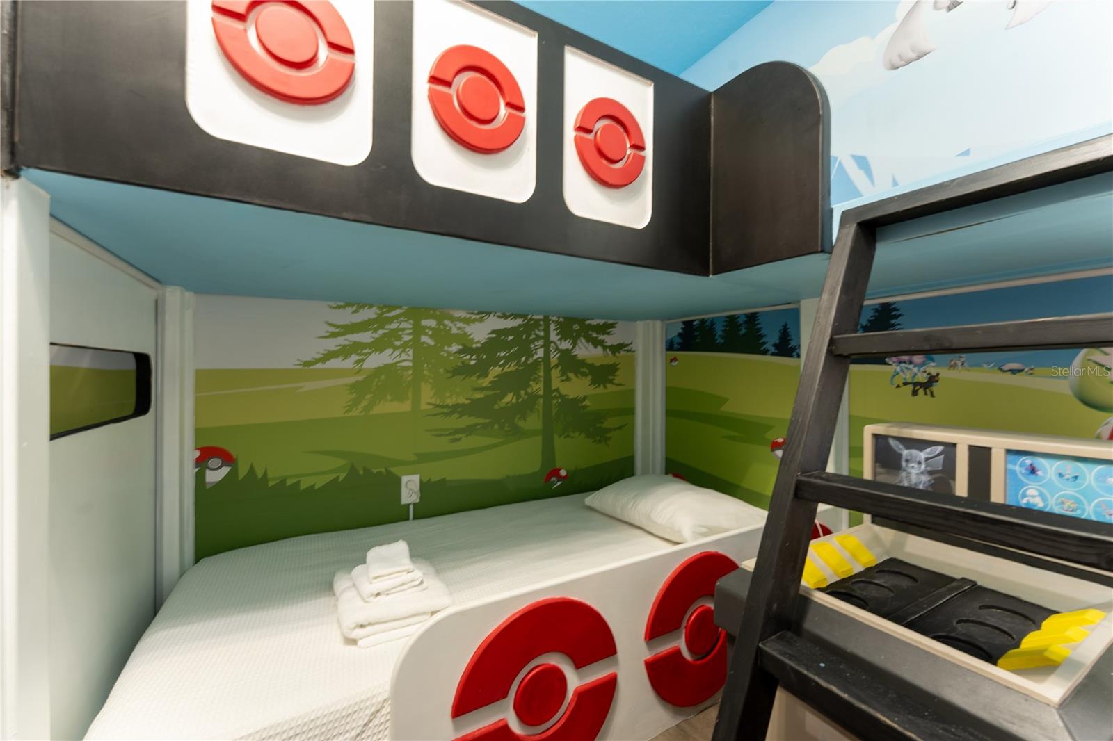 WINDSOR AT WESTSIDE - Residential