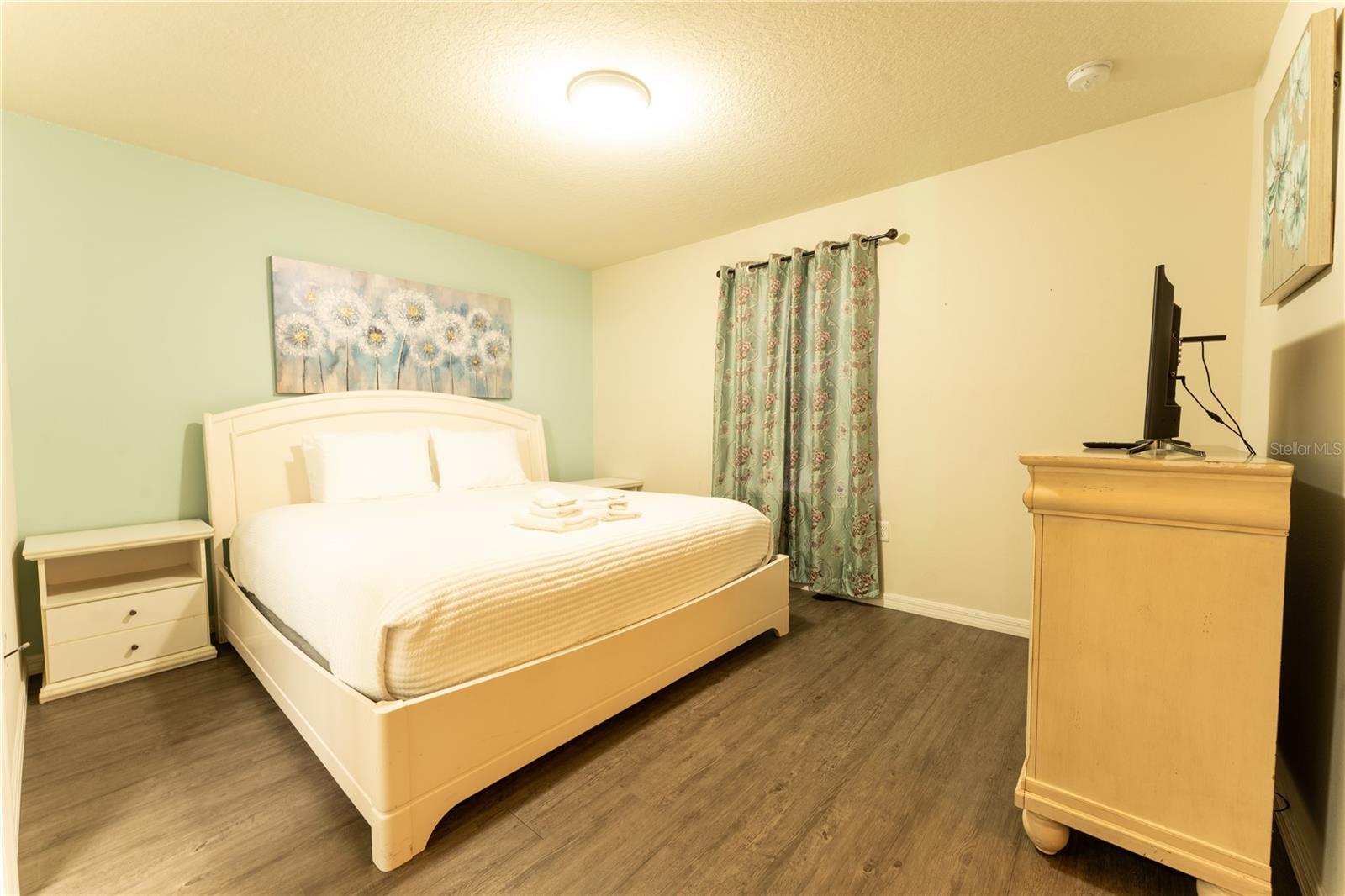 WINDSOR AT WESTSIDE - Residential