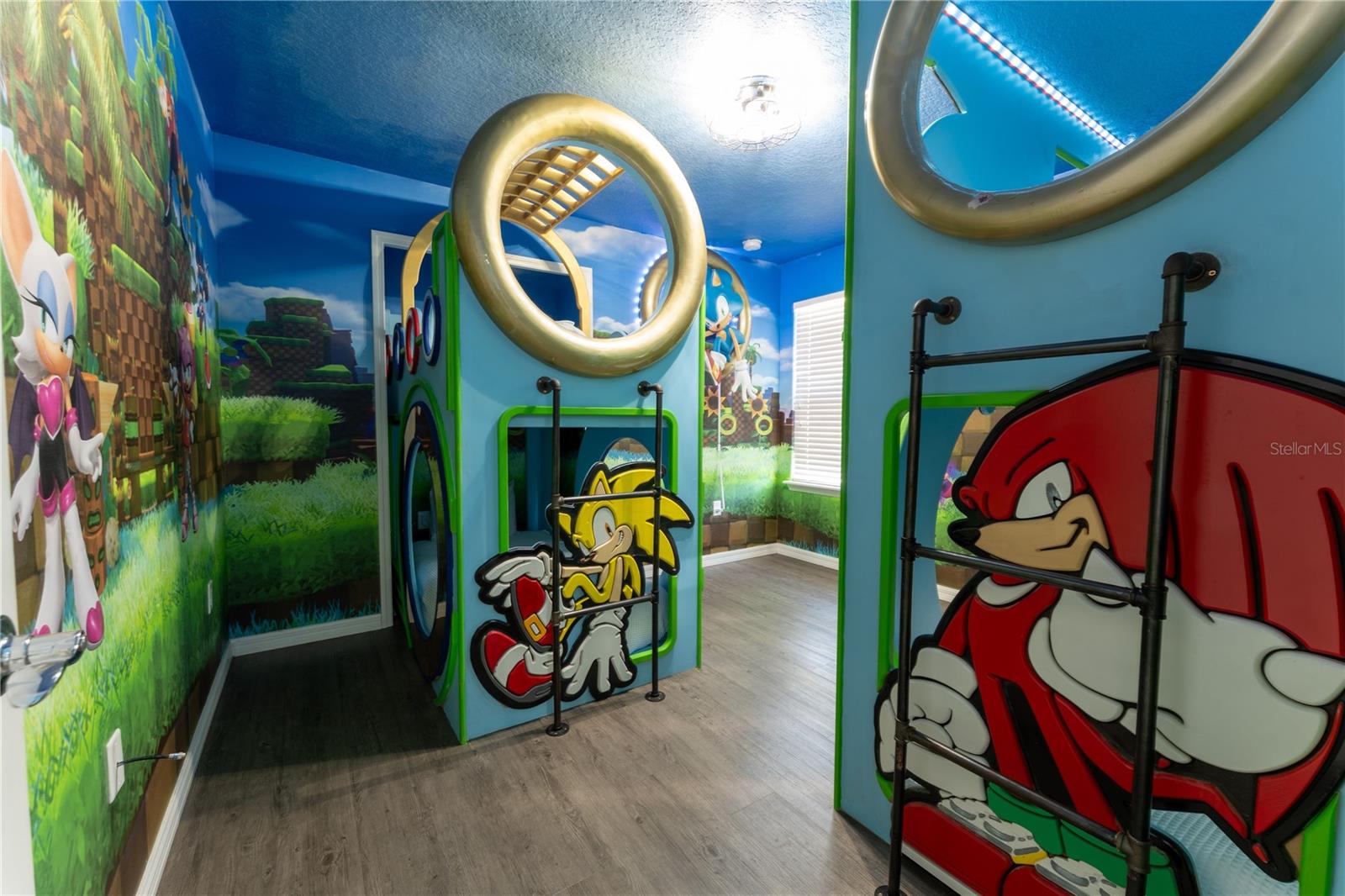 WINDSOR AT WESTSIDE - Residential