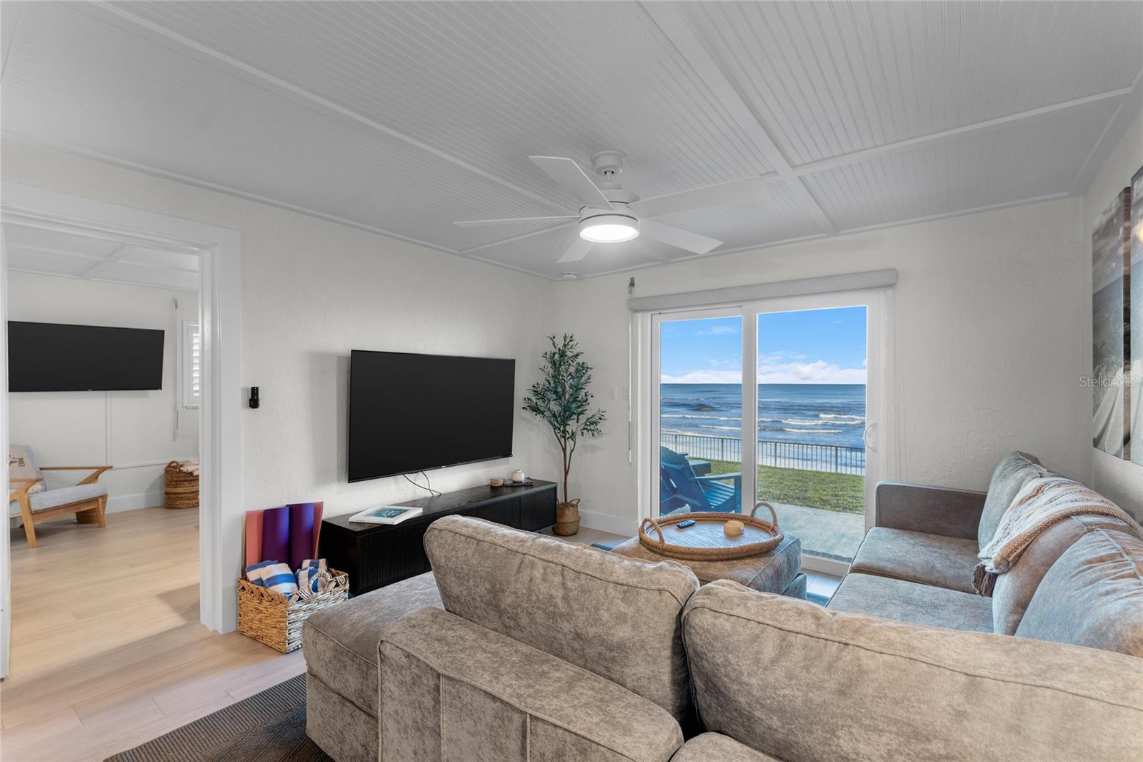 HACIENDA DEL SOL CONDO - Residential