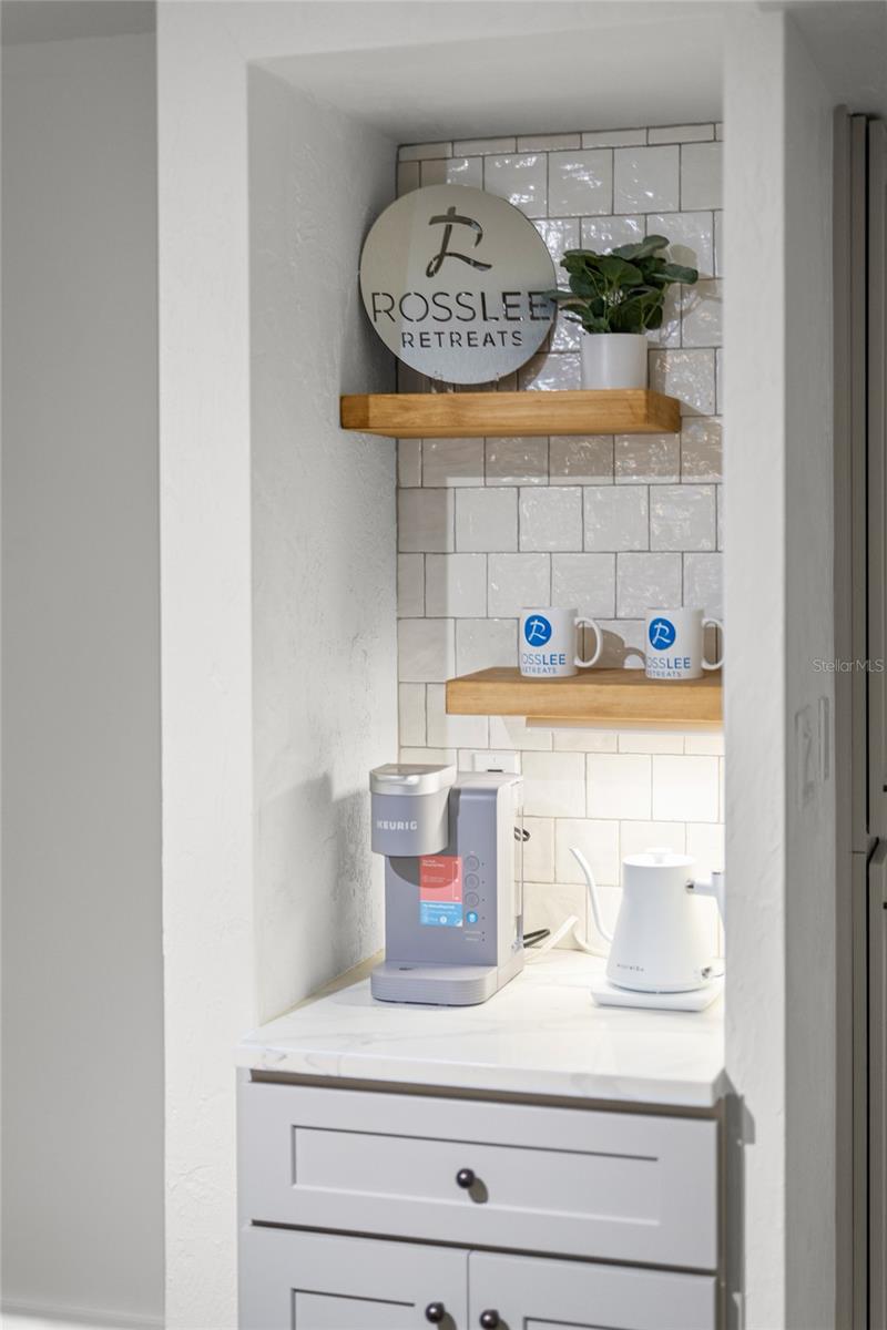 HACIENDA DEL SOL CONDO - Residential