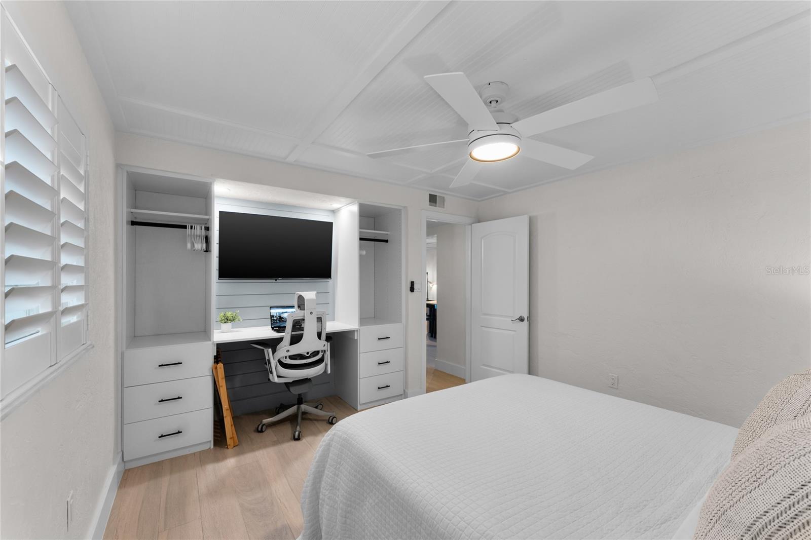 HACIENDA DEL SOL CONDO - Residential