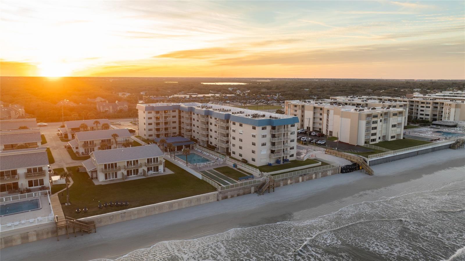 HACIENDA DEL SOL CONDO - Residential