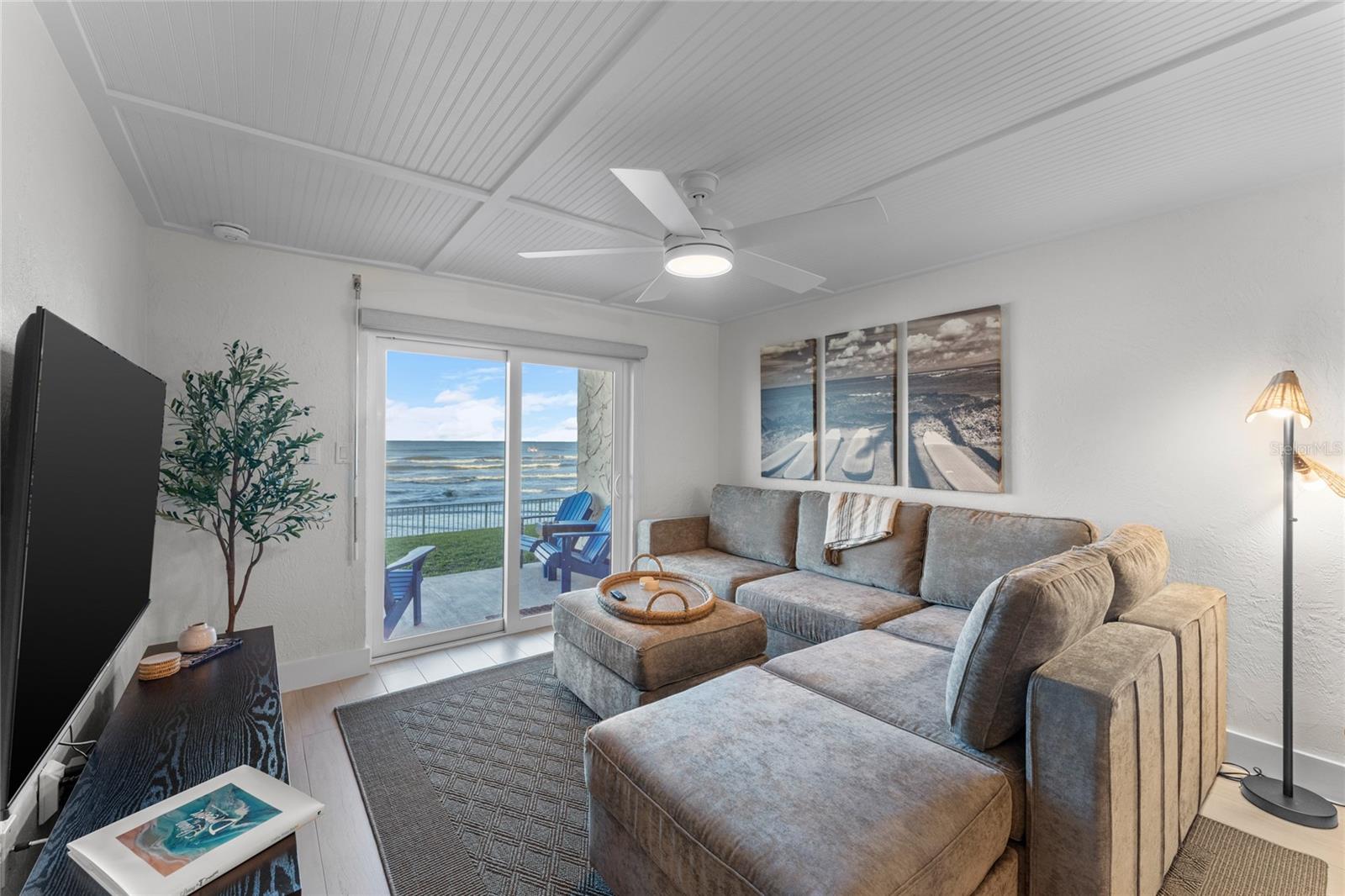 HACIENDA DEL SOL CONDO - Residential