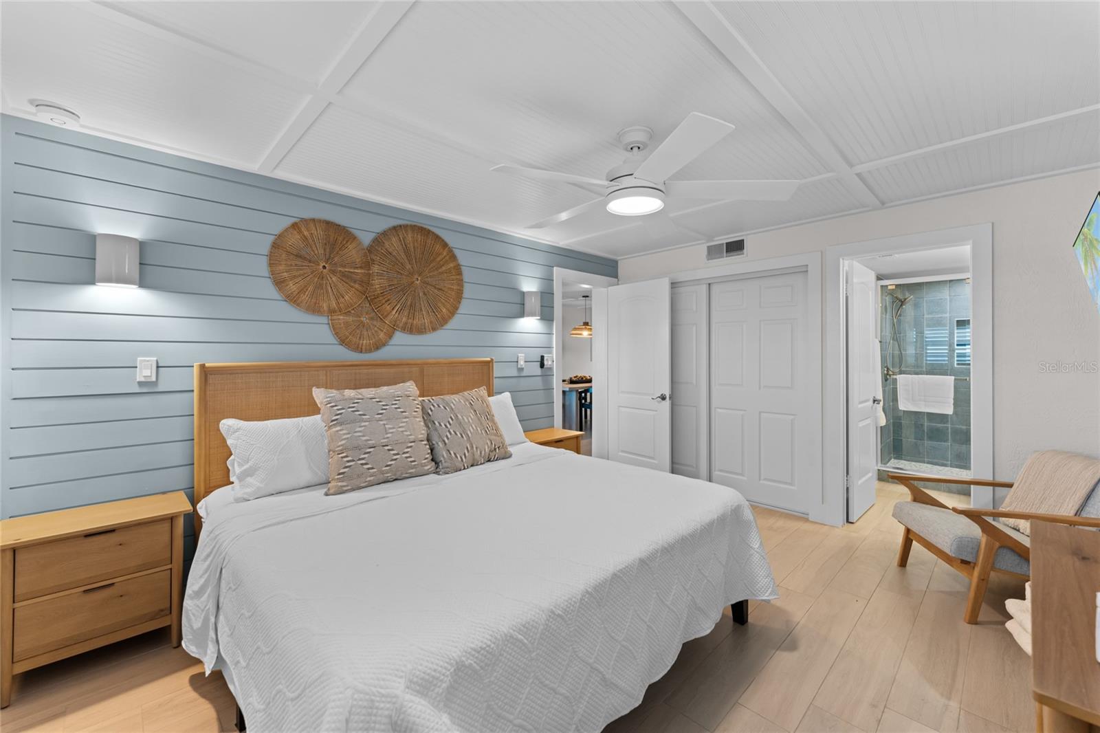 HACIENDA DEL SOL CONDO - Residential