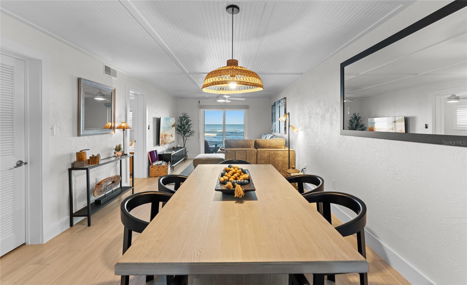 HACIENDA DEL SOL CONDO - Residential