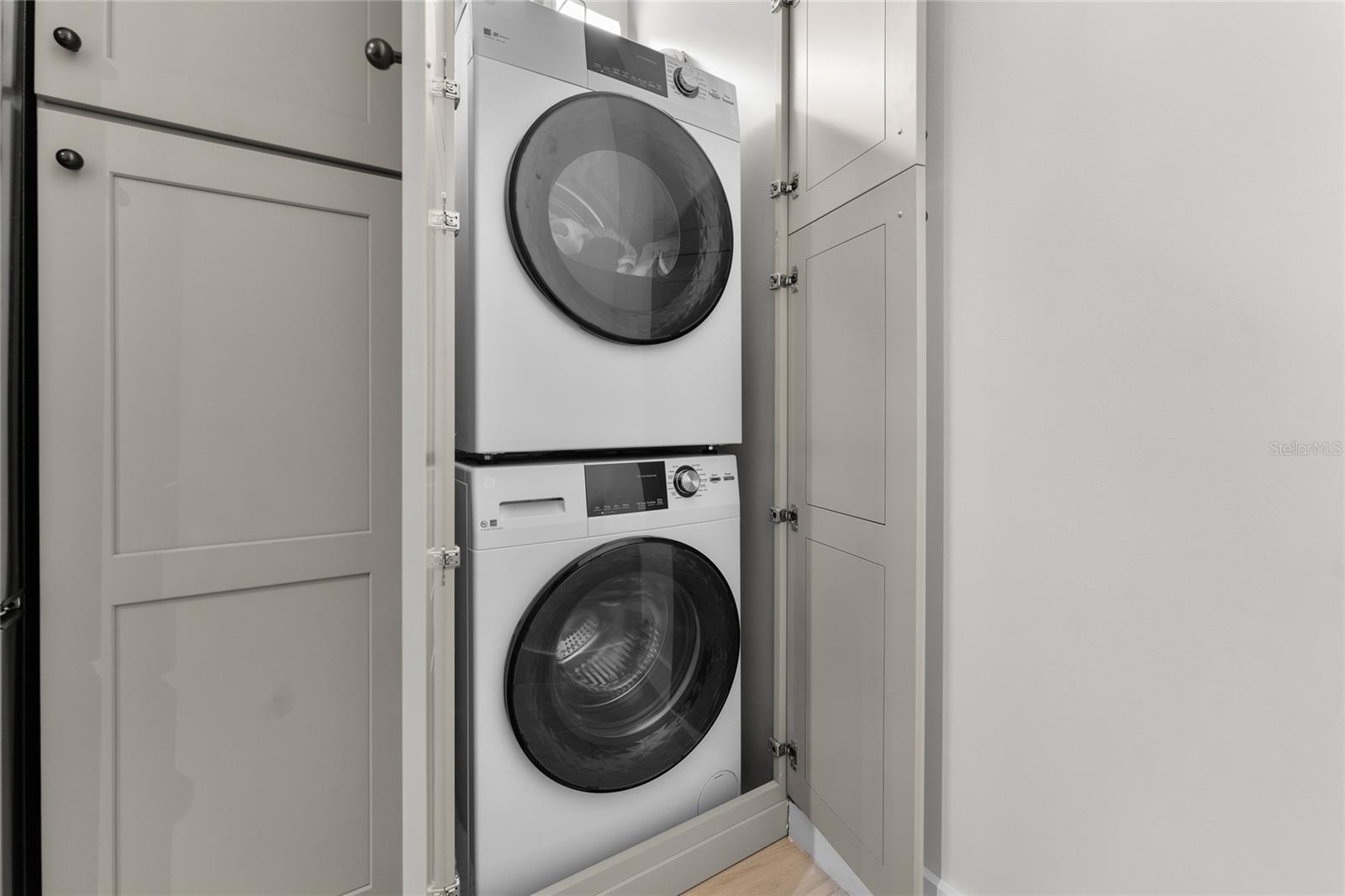 HACIENDA DEL SOL CONDO - Residential