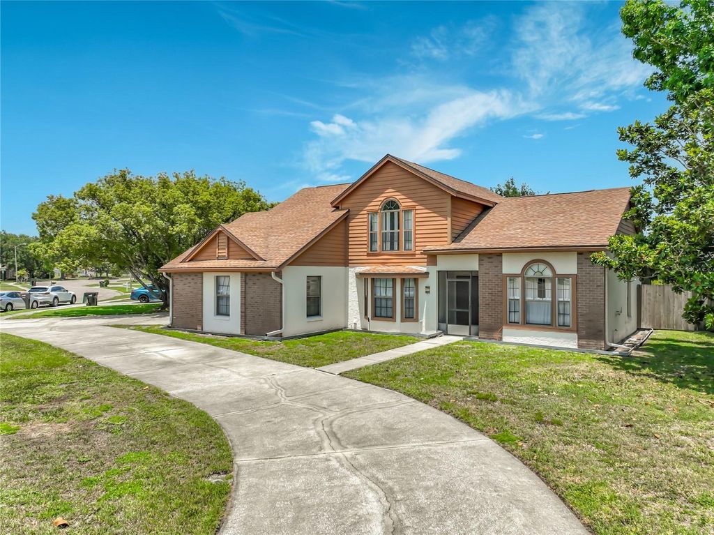Photo of 2205 Fairmont Circle, Orlando, FL 32837 (MLS # O6410006)