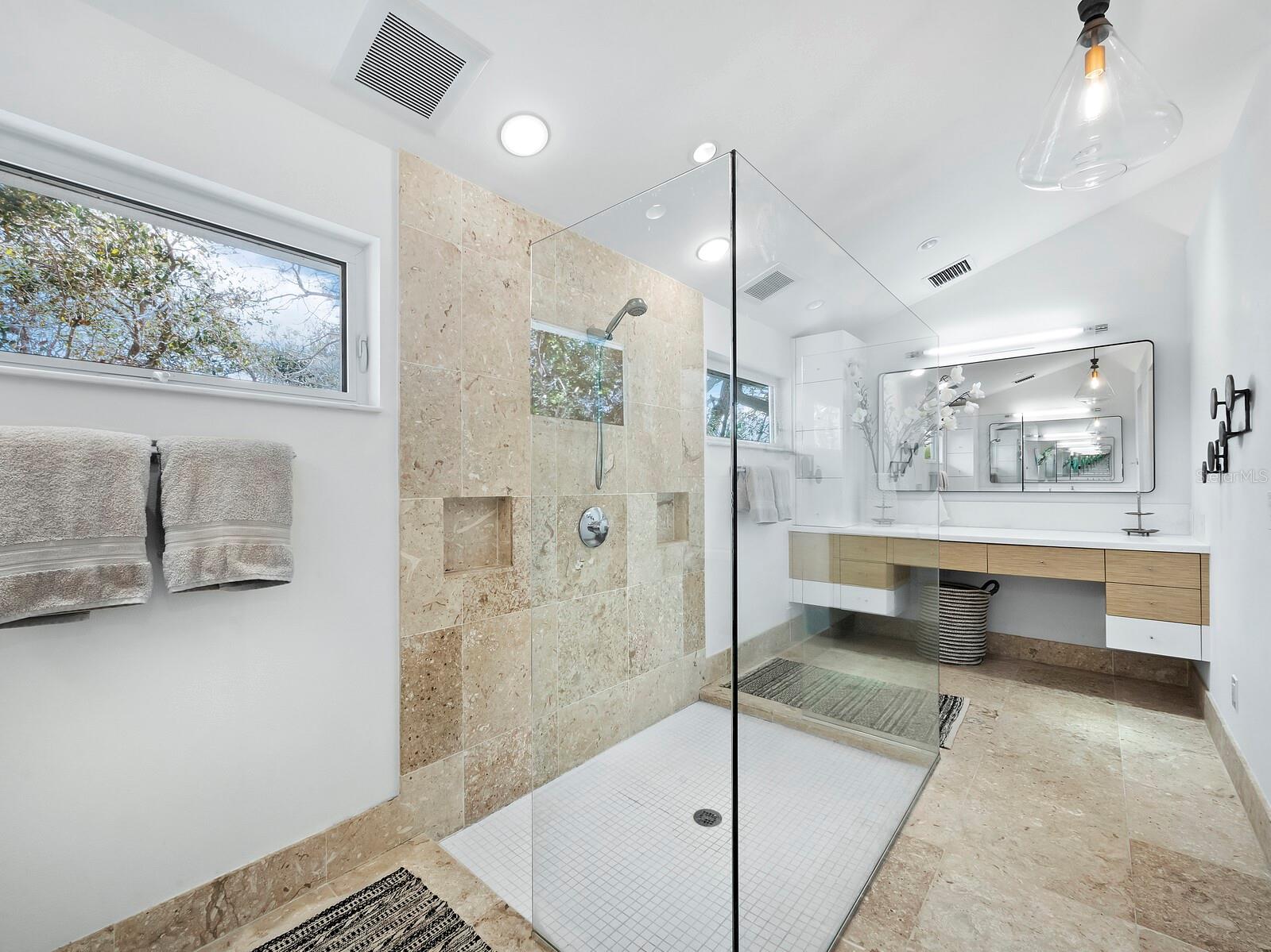 BAY ISLES - Residential