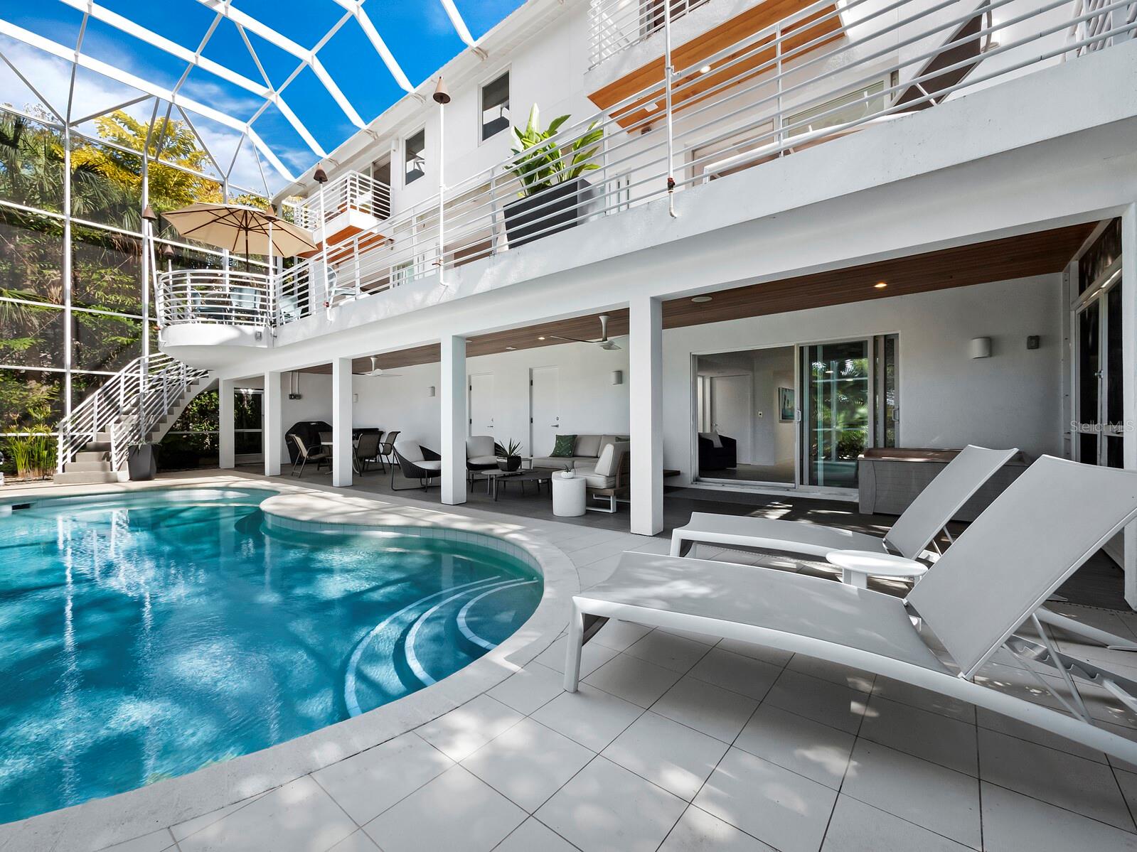 BAY ISLES - Residential