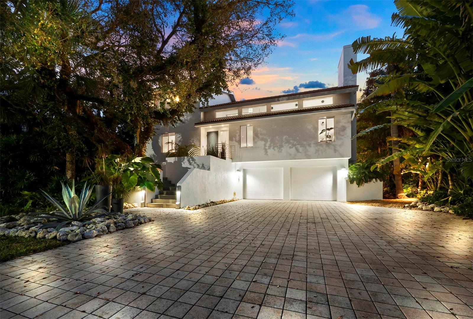 BAY ISLES - Residential