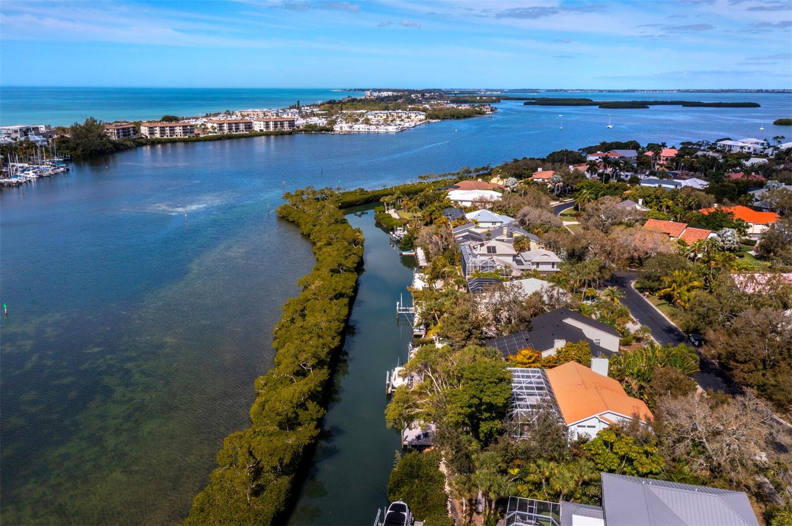 BAY ISLES - Residential