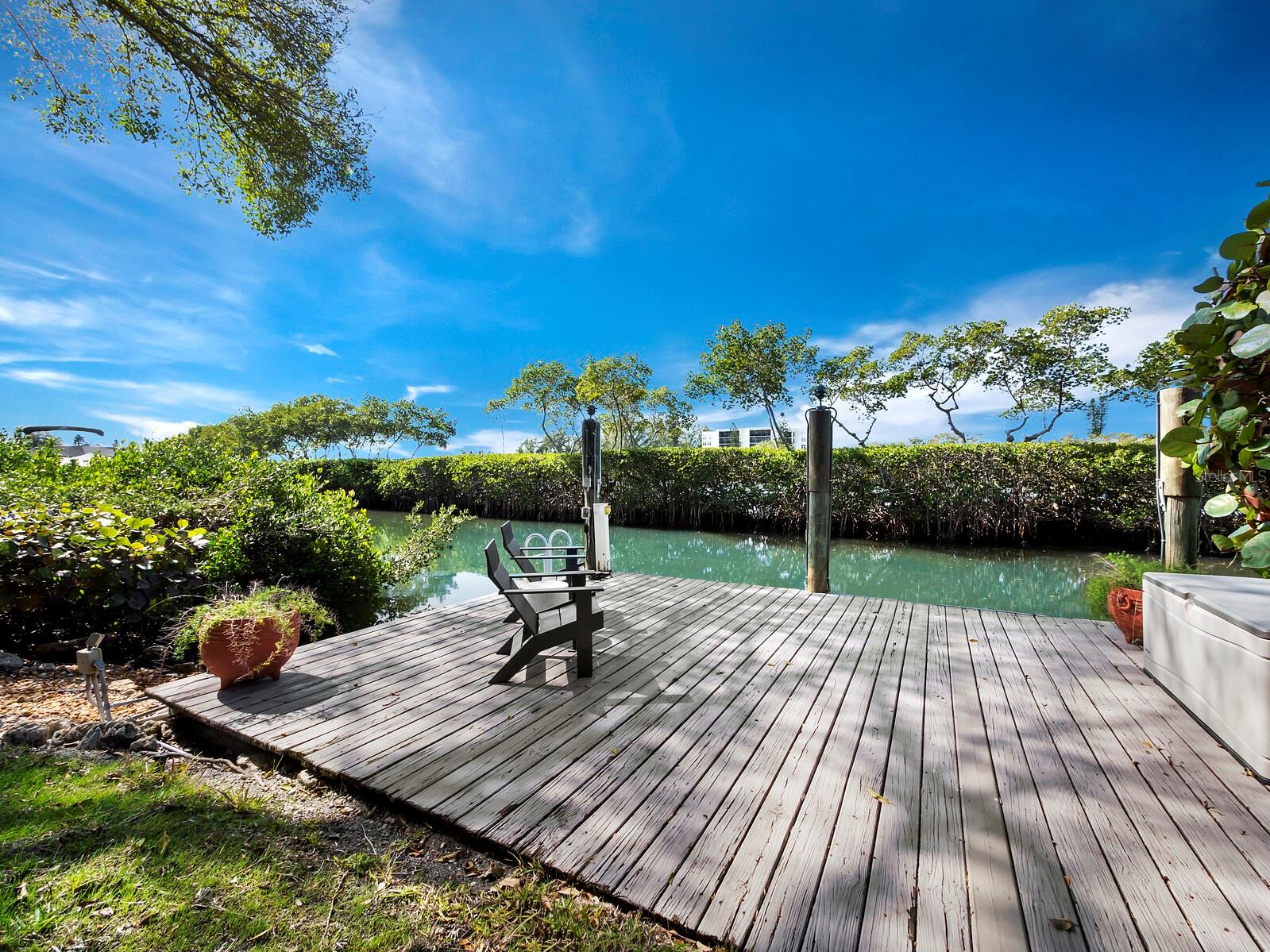 BAY ISLES - Residential