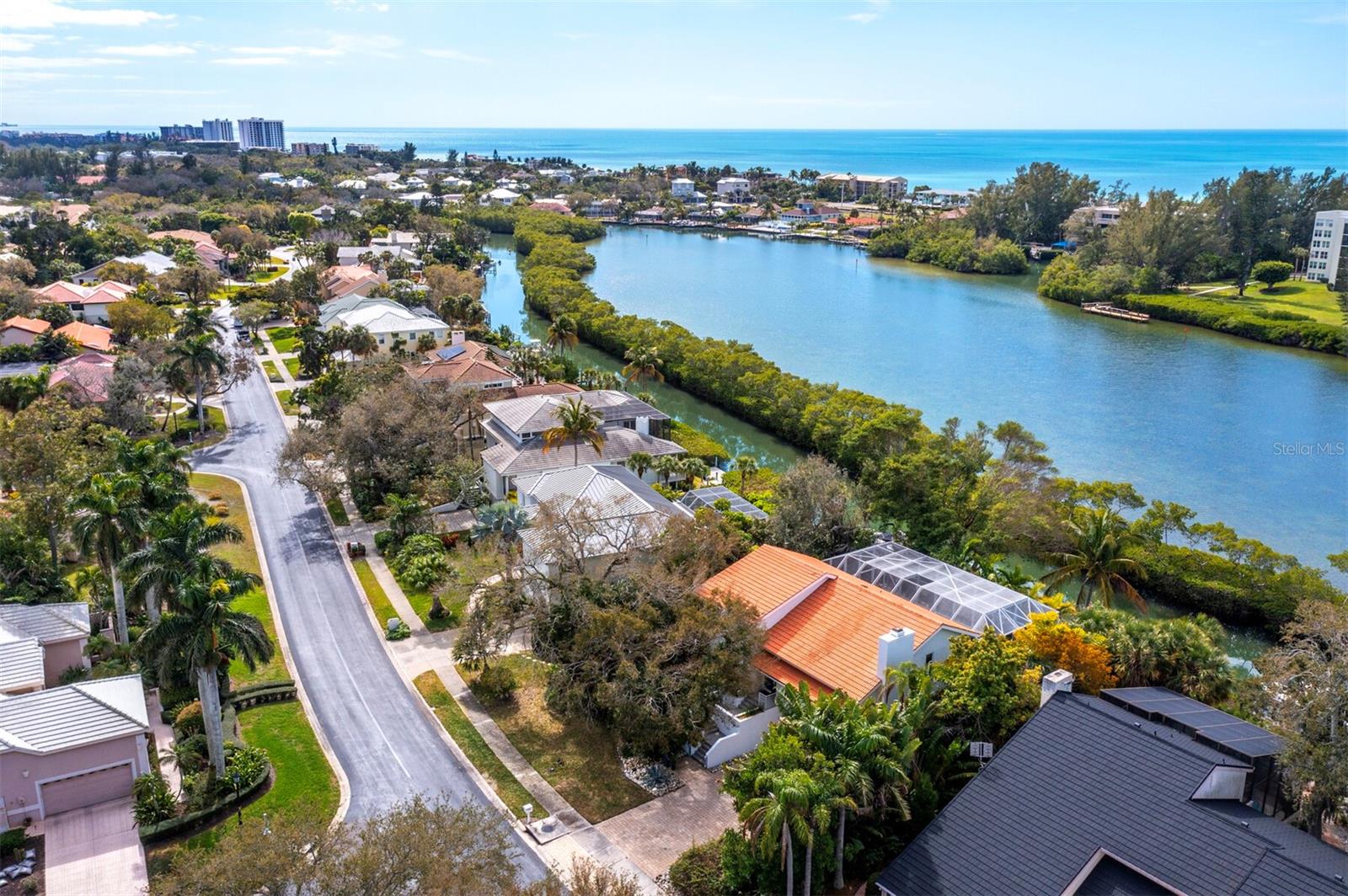 BAY ISLES - Residential