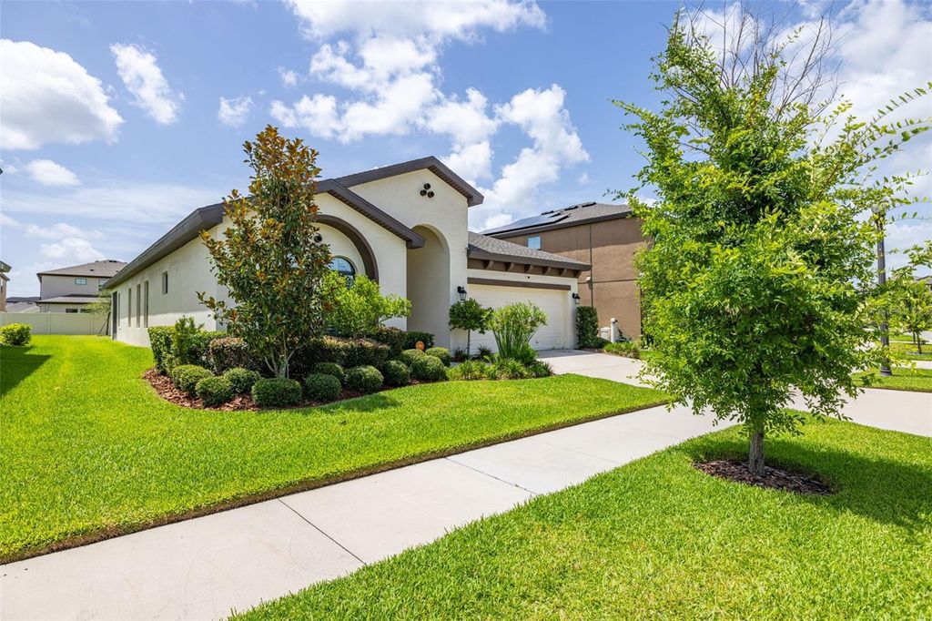 Photo of 12652 Shetland Walk Dr, Lithia, FL 33547 (MLS # TB8397036)