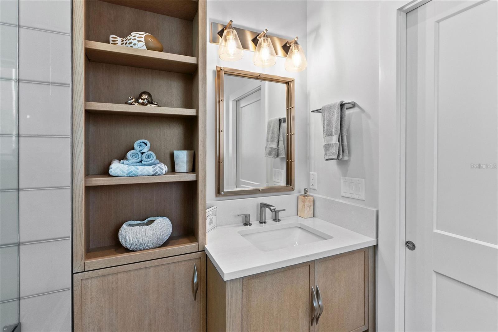 COLONIAL CORP REP - Residential