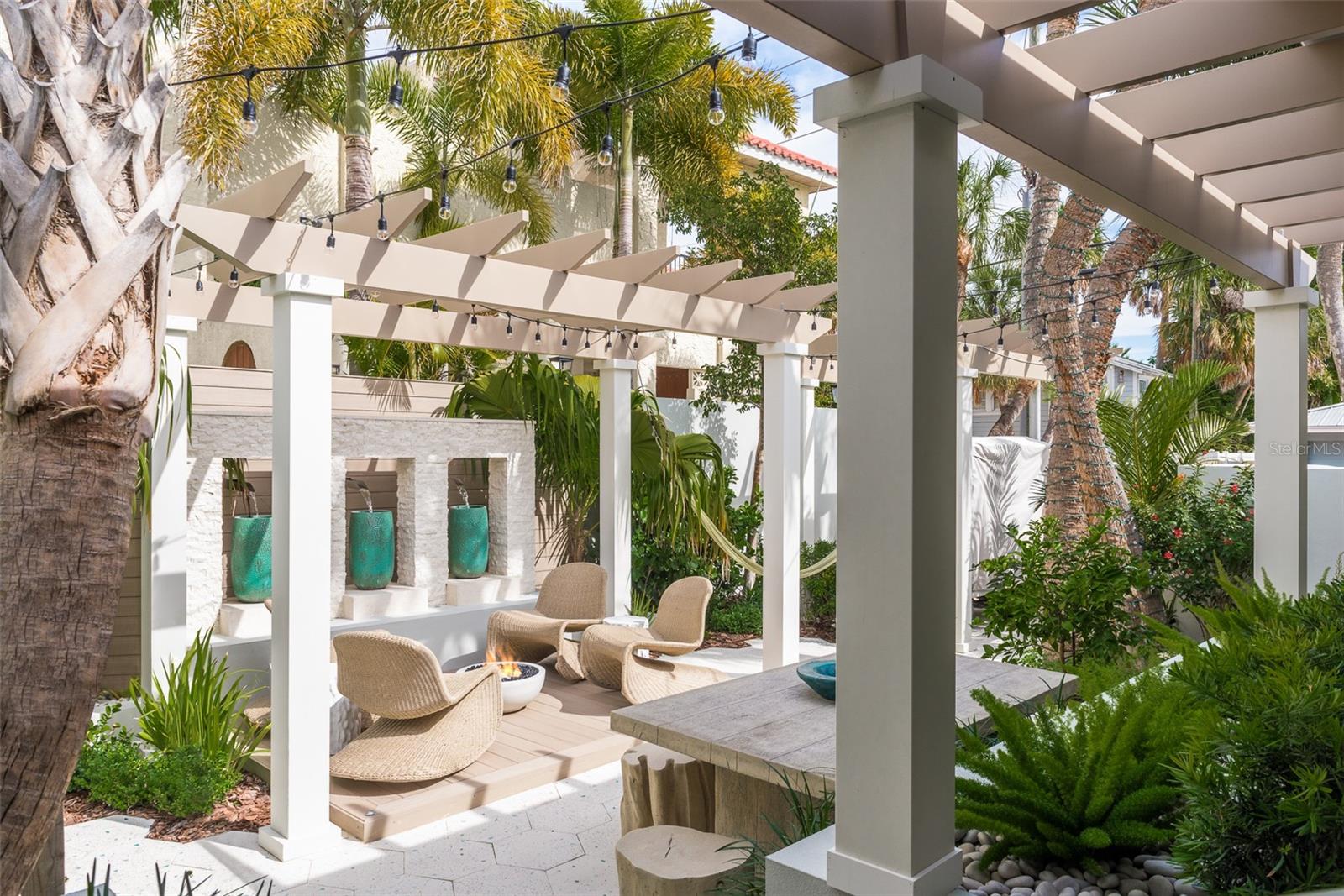 COLONIAL CORP REP - Residential